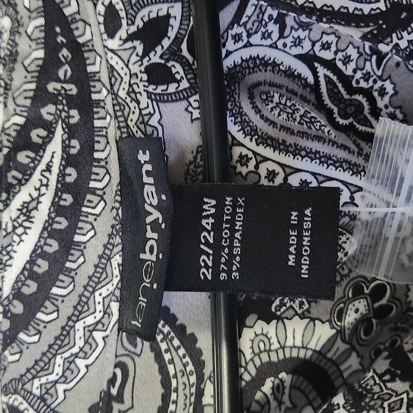 Lane Bryant Black and White Women's Top - Picture 7 of 7